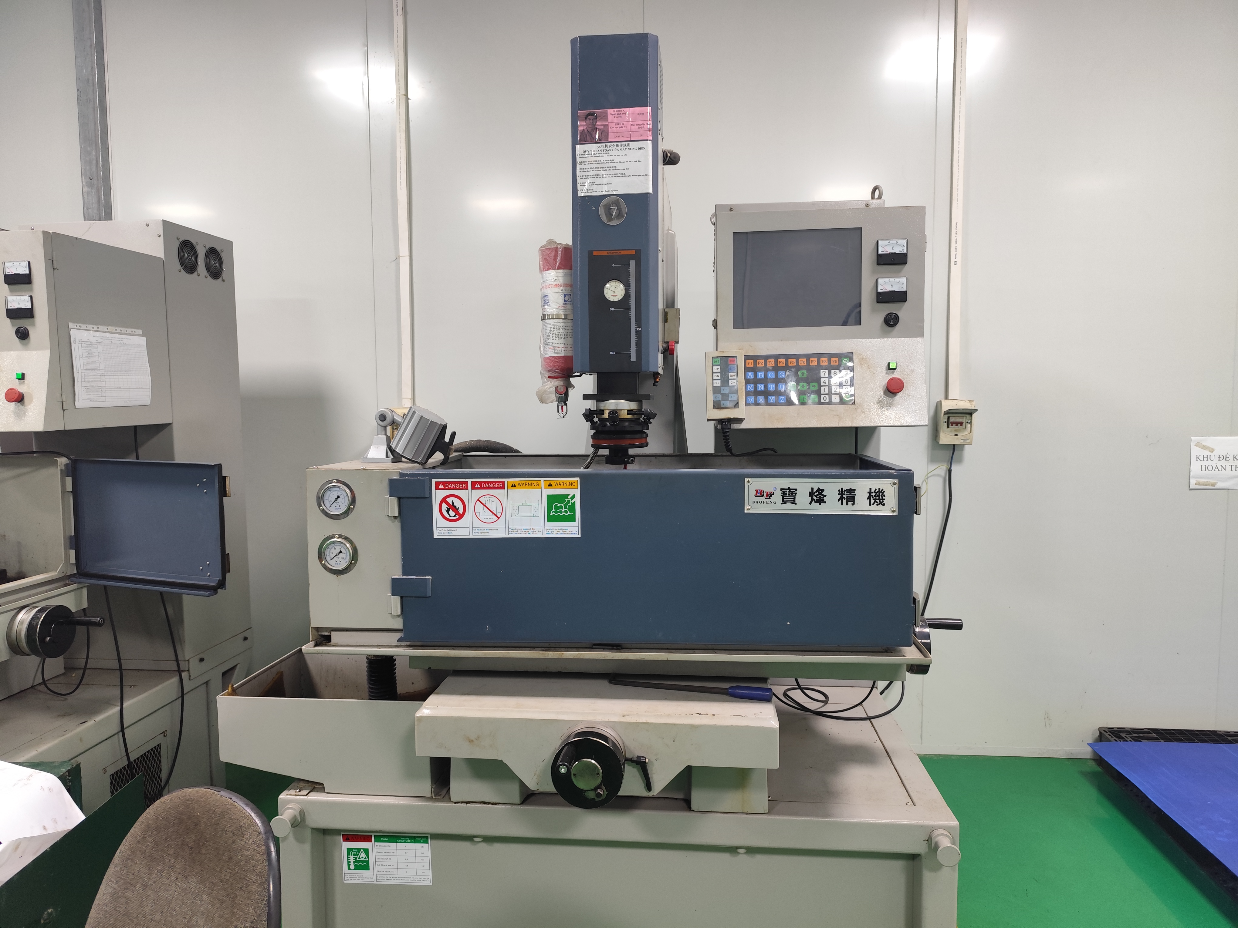 CNC milling machine (8)